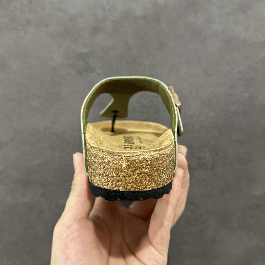 图片[4]-【公司级】博肯 Birkenstock 人字拖鞋 广东原产#德国百年知名鞋履品牌·博肯Birkenstock 勃肯#采用质地柔软牛皮绒面材质#中底搭载缓震软木橡胶 其特有的鞋床设计，贴合脚面穿着舒适 Birkenstock Milano中性软木鞋底经典款式，非常好搭，鞋底结实耐磨，适合夏天。 尺码：35-45(偏大一码)-选品中心