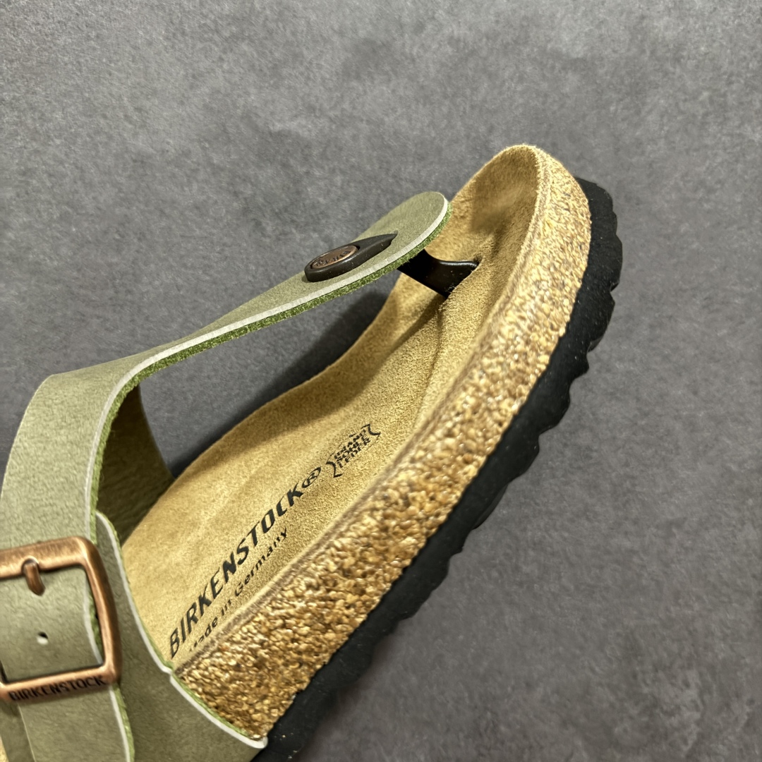 图片[5]-【公司级】博肯 Birkenstock 人字拖鞋 广东原产#德国百年知名鞋履品牌·博肯Birkenstock 勃肯#采用质地柔软牛皮绒面材质#中底搭载缓震软木橡胶 其特有的鞋床设计，贴合脚面穿着舒适 Birkenstock Milano中性软木鞋底经典款式，非常好搭，鞋底结实耐磨，适合夏天。 尺码：35-45(偏大一码)-选品中心