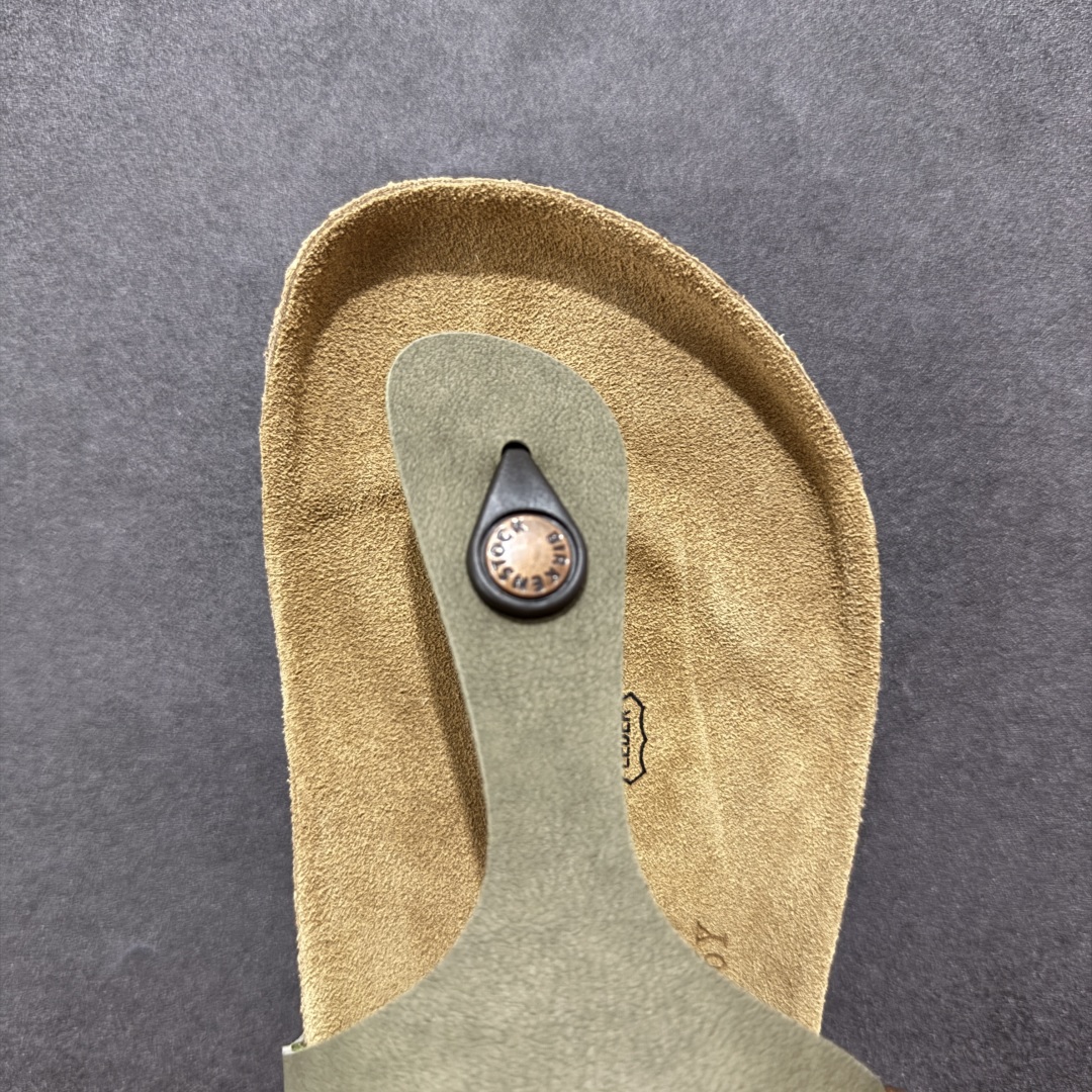 图片[8]-【公司级】博肯 Birkenstock 人字拖鞋 广东原产#德国百年知名鞋履品牌·博肯Birkenstock 勃肯#采用质地柔软牛皮绒面材质#中底搭载缓震软木橡胶 其特有的鞋床设计，贴合脚面穿着舒适 Birkenstock Milano中性软木鞋底经典款式，非常好搭，鞋底结实耐磨，适合夏天。 尺码：35-45(偏大一码)-选品中心