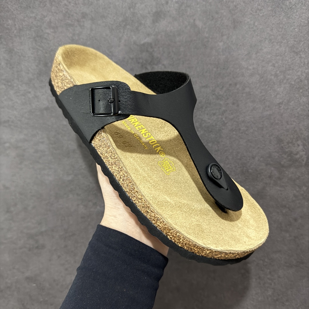 图片[3]-【公司级】博肯 Birkenstock 人字拖鞋 广东原产#德国百年知名鞋履品牌·博肯Birkenstock 勃肯#采用质地柔软牛皮绒面材质#中底搭载缓震软木橡胶 其特有的鞋床设计，贴合脚面穿着舒适 Birkenstock Milano中性软木鞋底经典款式，非常好搭，鞋底结实耐磨，适合夏天。 尺码：35-45(偏大一码)-选品中心