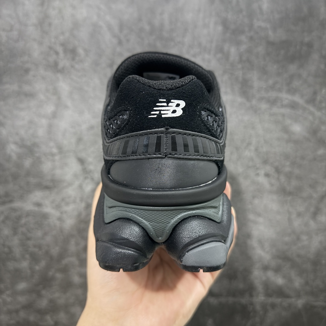 260 【纯原版】 New Balance NB9060 联名款 复古休闲运动慢跑鞋 黑白色 U9060PNR