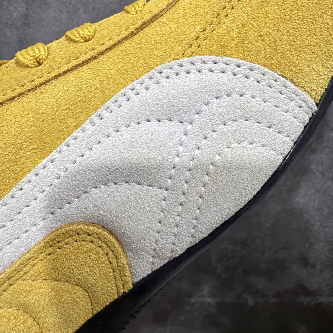 图片[4]-【CS纯原版】Puma Speedcat OG Sparco 彪马罗马阿莫尔系列 复古运动休闲赛车跑鞋 粉白 市场第一梯队品质 版型 细节 烫金走线 完全碾压市场任意版本 欢迎对比🆚 工厂耗时3个月开发 原装档案原数据纸版楦型 采用固色翻毛皮鞋面材质(正确二次成型\’猛帮\’成型工艺🆚区别市面版本!!) 外置原数据开发轻量耐磨橡胶大底💪🏻 全球知名运动品牌PUMA宝马赛车系列 融合了宝马车队的标志性配色 以趣味十足又前卫复古的设计引领潮流 将赛道精神融入街头时尚 开启前卫竞速之旅 主打前卫复古风 Roma鞋款的鞋侧以复古的流线造型 缀以宝马经典Logo 巧妙吸睛 而Speedcat鞋款以亮眼三色条纹元素缀以舒适鞋面 赋予了独特的个性美学 演绎赛车的无尽能量 货号：398846-06 尺码：35-45-选品中心