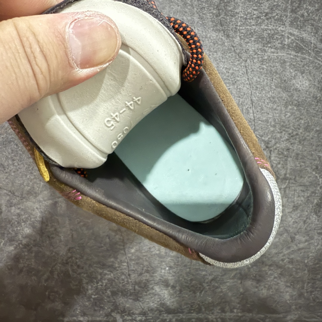 图片[9]-【莞产渠道】TEARS.RIP联名Tres Bien小众德训鞋男士户外休闲鞋露营旅行徒步鞋 来自瑞典的复合式选品店 TRÈS BIEN 今番正式推出名为「TRÈS BIEN EVERYWEAR」的系列，旨在提供消费者一个适合任何场合的衣柜，其中即包括携手义大利制鞋厂牌 Diemme 合作的全新联名鞋履。 该款以 Diemme Modiva Suede Hiker 为基础，专注于时尚外观、耐用实穿性进行改造，采用绒面革鞋面搭配全皮衬里，而活泼的对比元素、撞色效果更为设计亮点，包括突出的鞋舌网眼布料、粉色橡胶鞋头、后跟加固配置等，最后搭载 Vibram® 外底完善优秀抓地力 尺码：39-45-选品中心