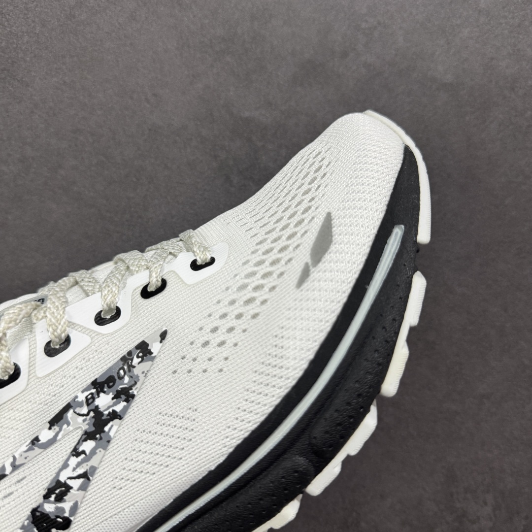 图片[5]-【公司级】布鲁克斯Brooks Ghost 幽灵 15 经典鞋款厚底增高运动老爹鞋 幽灵麦克斯，作为Brooks家的次顶级缓震跑鞋，Ghost 幽灵凭借优秀的脚感和穿着体验一直备受好评，是Brooks最畅销的鞋款之一。Ghost 15延续了该系列简洁大方的家族式设计语言，整体设计干净利落，大大的logo在沉稳中又透露着一丝张扬，任何年纪的跑者穿着都不会有违和感。工程针织鞋面带来贴合式的包裹体验，鞋面有一定的厚度，春秋，冬季都是非常不错的选择。大大的压胶LOGO有一定的拉扯强度，在优化鞋身设计的同时起到了稳定鞋面，提升稳定性的作用。鞋尖做了加强处理，而且硬度很高，来提升前掌的舒适度和保护性。后跟采用硬质港宝搭配环绕TPU的组合，来提升鞋身稳定性，配合充分的泡棉填充，包裹感十足。Ghost 15的中底采用了一体式DNA Loft V2泡棉，具有非常好的缓震性能，滚定性也非常好。橡胶厚度非常可观，鞋底巨大凹槽纹路，抓地性和止滑性都非常棒。Ghost 15的定位更偏向是一双综训鞋，兼顾缓震效能的同时回弹效果更佳。 尺码：36-46-选品中心