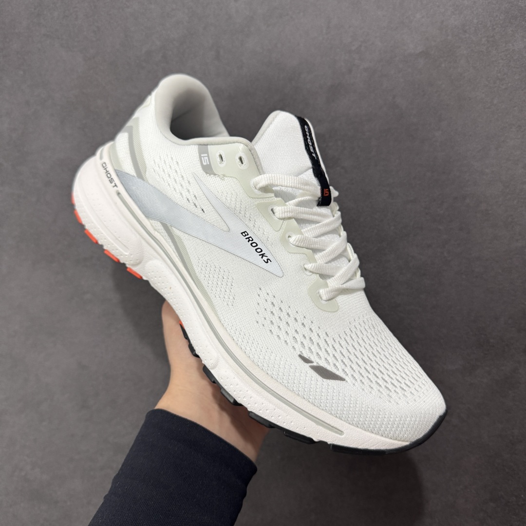 图片[3]-【公司级】布鲁克斯Brooks Ghost 幽灵 15 经典鞋款厚底增高运动老爹鞋 幽灵麦克斯，作为Brooks家的次顶级缓震跑鞋，Ghost 幽灵凭借优秀的脚感和穿着体验一直备受好评，是Brooks最畅销的鞋款之一。Ghost 15延续了该系列简洁大方的家族式设计语言，整体设计干净利落，大大的logo在沉稳中又透露着一丝张扬，任何年纪的跑者穿着都不会有违和感。工程针织鞋面带来贴合式的包裹体验，鞋面有一定的厚度，春秋，冬季都是非常不错的选择。大大的压胶LOGO有一定的拉扯强度，在优化鞋身设计的同时起到了稳定鞋面，提升稳定性的作用。鞋尖做了加强处理，而且硬度很高，来提升前掌的舒适度和保护性。后跟采用硬质港宝搭配环绕TPU的组合，来提升鞋身稳定性，配合充分的泡棉填充，包裹感十足。Ghost 15的中底采用了一体式DNA Loft V2泡棉，具有非常好的缓震性能，滚定性也非常好。橡胶厚度非常可观，鞋底巨大凹槽纹路，抓地性和止滑性都非常棒。Ghost 15的定位更偏向是一双综训鞋，兼顾缓震效能的同时回弹效果更佳。 尺码：36-46-选品中心