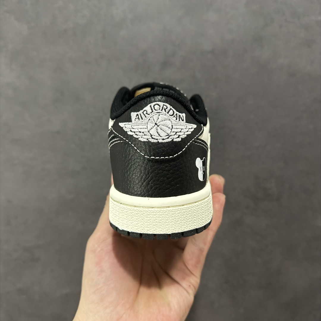 【定制版】Travis Scott x Fragment Design x Air Jordan 1 Low OG SP AJ1 暴力熊联名 黑白小红勾 低帮文化休闲板鞋 XZ5749-004