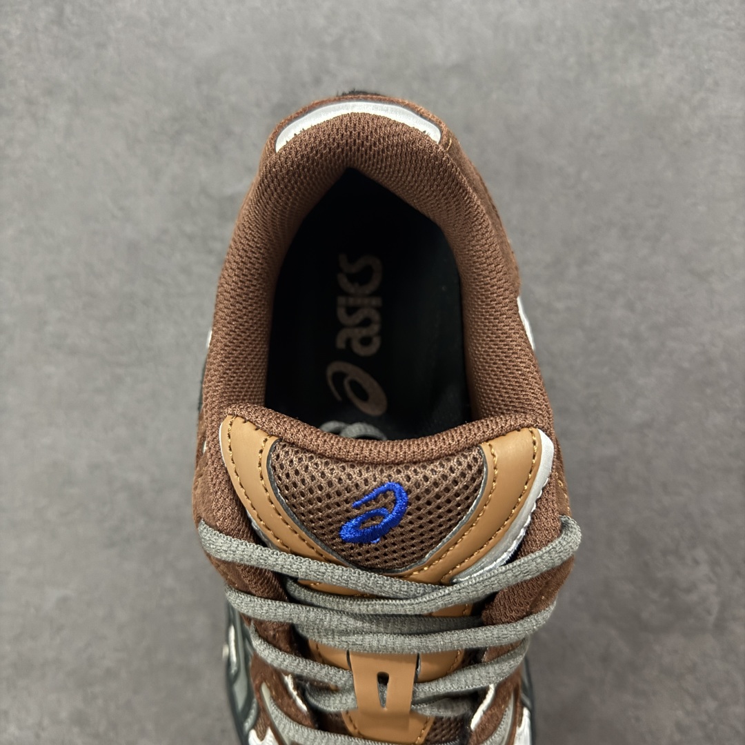 图片[7]-【公司级】Asics Gel-NYC复古单品 亚瑟士ASICSTIGER秋季新款休闲鞋 厚底街头运动休闲鞋 ASICS亚瑟士推出全新GEL-NYC，彰显纽约都市活力 这次的新系列融入了多个版本GEL的经典设计风格，广受好评。其设计灵感来源于GEL-NIMBUS 3,GEL-MC PLUS V 和 GEL-CUMULUS 16 这些往日经典鞋款。GEL-NYC使用GEL-CUMULUS 16鞋款的鞋楦设计,展现了独特的现代化美学。鞋底采用了轻质发泡材料,并在后跟和前掌处采用了ASICS亚瑟士核心科技——GEL缓震胶,赋予鞋款强大的缓冲性能,提供了更柔软舒适的穿着体验。而在原有设计的启发之上,此次鞋款采用更贴合当今潮流趋势的材料和创新技术,展现出纽约充满活力的都市精神。 尺码：36-45-选品中心