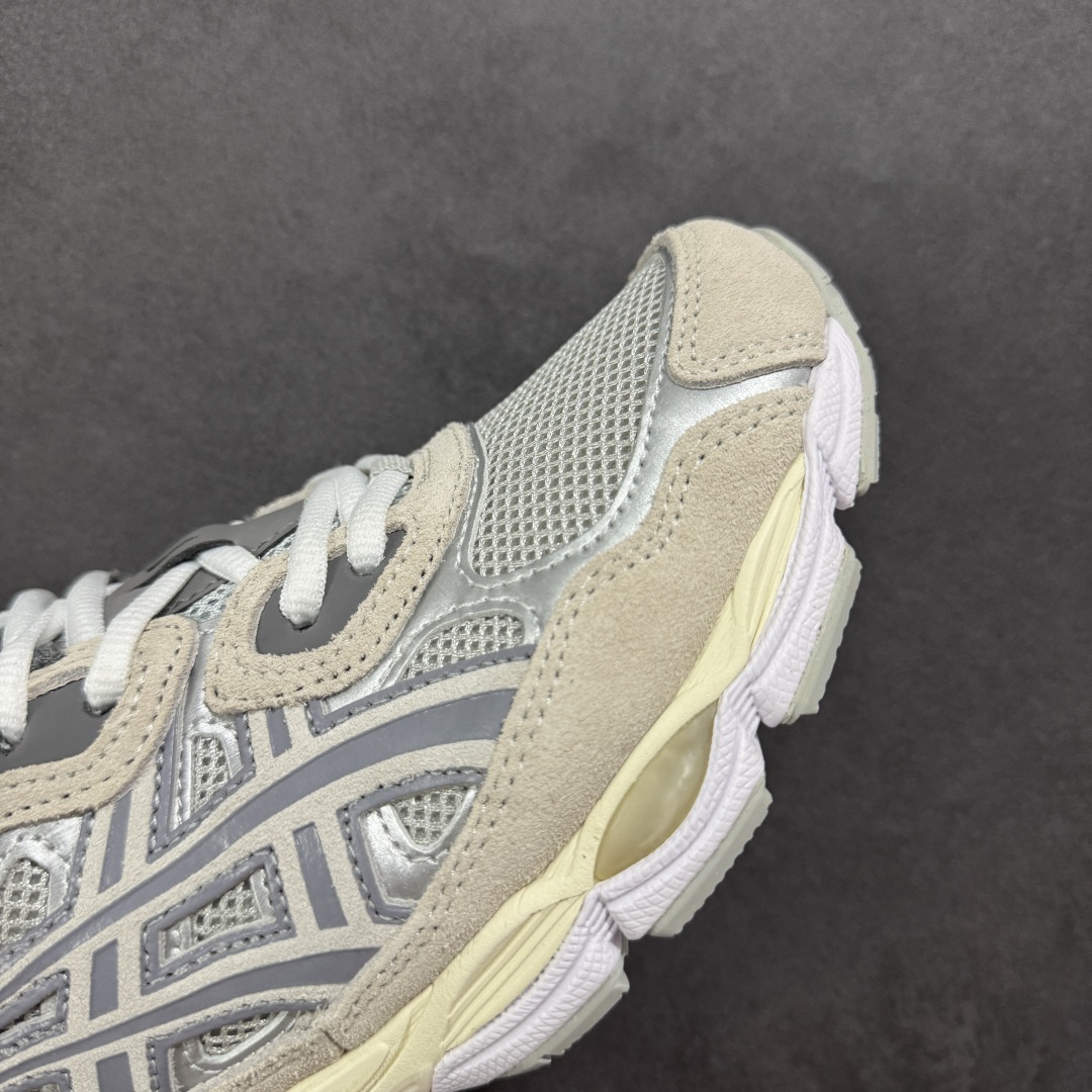 图片[5]-【公司级】Asics Gel-NYC复古单品 亚瑟士ASICSTIGER秋季新款休闲鞋 厚底街头运动休闲鞋 ASICS亚瑟士推出全新GEL-NYC，彰显纽约都市活力 这次的新系列融入了多个版本GEL的经典设计风格，广受好评。其设计灵感来源于GEL-NIMBUS 3,GEL-MC PLUS V 和 GEL-CUMULUS 16 这些往日经典鞋款。GEL-NYC使用GEL-CUMULUS 16鞋款的鞋楦设计,展现了独特的现代化美学。鞋底采用了轻质发泡材料,并在后跟和前掌处采用了ASICS亚瑟士核心科技——GEL缓震胶,赋予鞋款强大的缓冲性能,提供了更柔软舒适的穿着体验。而在原有设计的启发之上,此次鞋款采用更贴合当今潮流趋势的材料和创新技术,展现出纽约充满活力的都市精神。 尺码：36-45-选品中心