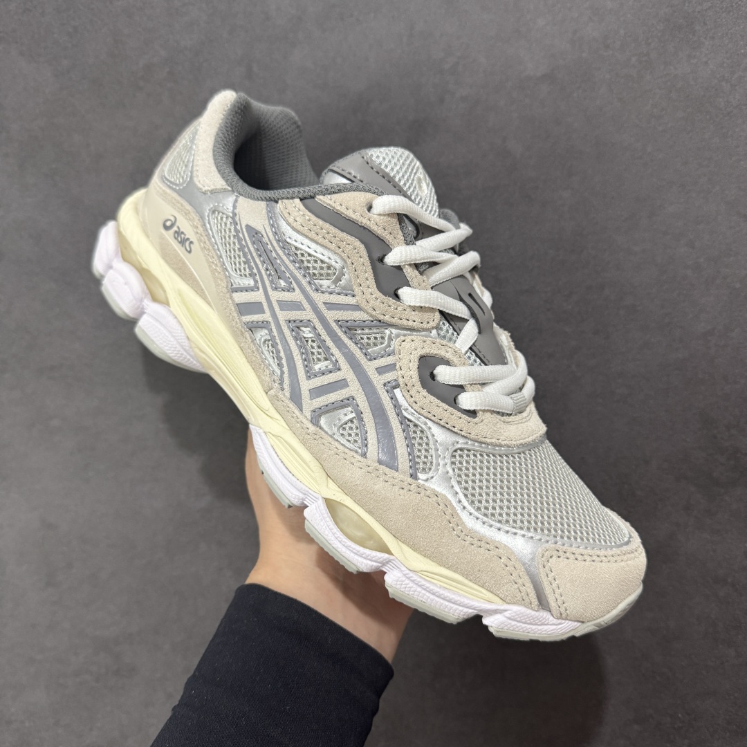 图片[3]-【公司级】Asics Gel-NYC复古单品 亚瑟士ASICSTIGER秋季新款休闲鞋 厚底街头运动休闲鞋 ASICS亚瑟士推出全新GEL-NYC，彰显纽约都市活力 这次的新系列融入了多个版本GEL的经典设计风格，广受好评。其设计灵感来源于GEL-NIMBUS 3,GEL-MC PLUS V 和 GEL-CUMULUS 16 这些往日经典鞋款。GEL-NYC使用GEL-CUMULUS 16鞋款的鞋楦设计,展现了独特的现代化美学。鞋底采用了轻质发泡材料,并在后跟和前掌处采用了ASICS亚瑟士核心科技——GEL缓震胶,赋予鞋款强大的缓冲性能,提供了更柔软舒适的穿着体验。而在原有设计的启发之上,此次鞋款采用更贴合当今潮流趋势的材料和创新技术,展现出纽约充满活力的都市精神。 尺码：36-45-选品中心