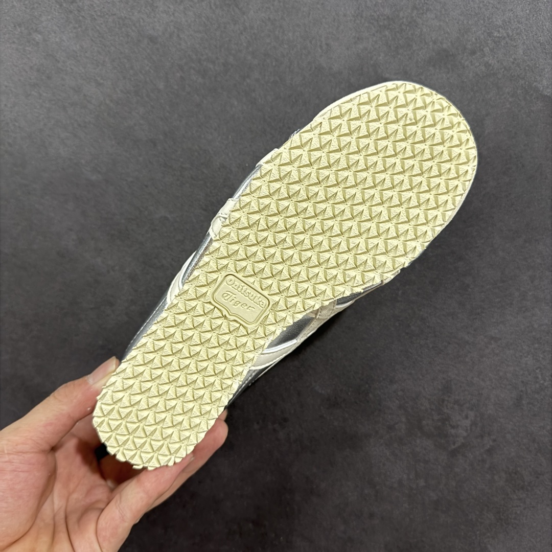 图片[8]-【纯原神版】Asics Onitsuka Tiger MEXICO 66 亚瑟士鬼冢虎复古经典板鞋 产品从款式颜色造型上体现出追求舒适和细节的完美 鞋类更是推崇手工制作的严谨与完美 融舒适性与可穿性的设计风格 注重细节的完美和别致魅力 既保持稳重 又不失轻松的时尚感 尺码：36 37 37.5 38 39 39.5 40 40.5 41.5 42 42.5 43.5 44 45-选品中心