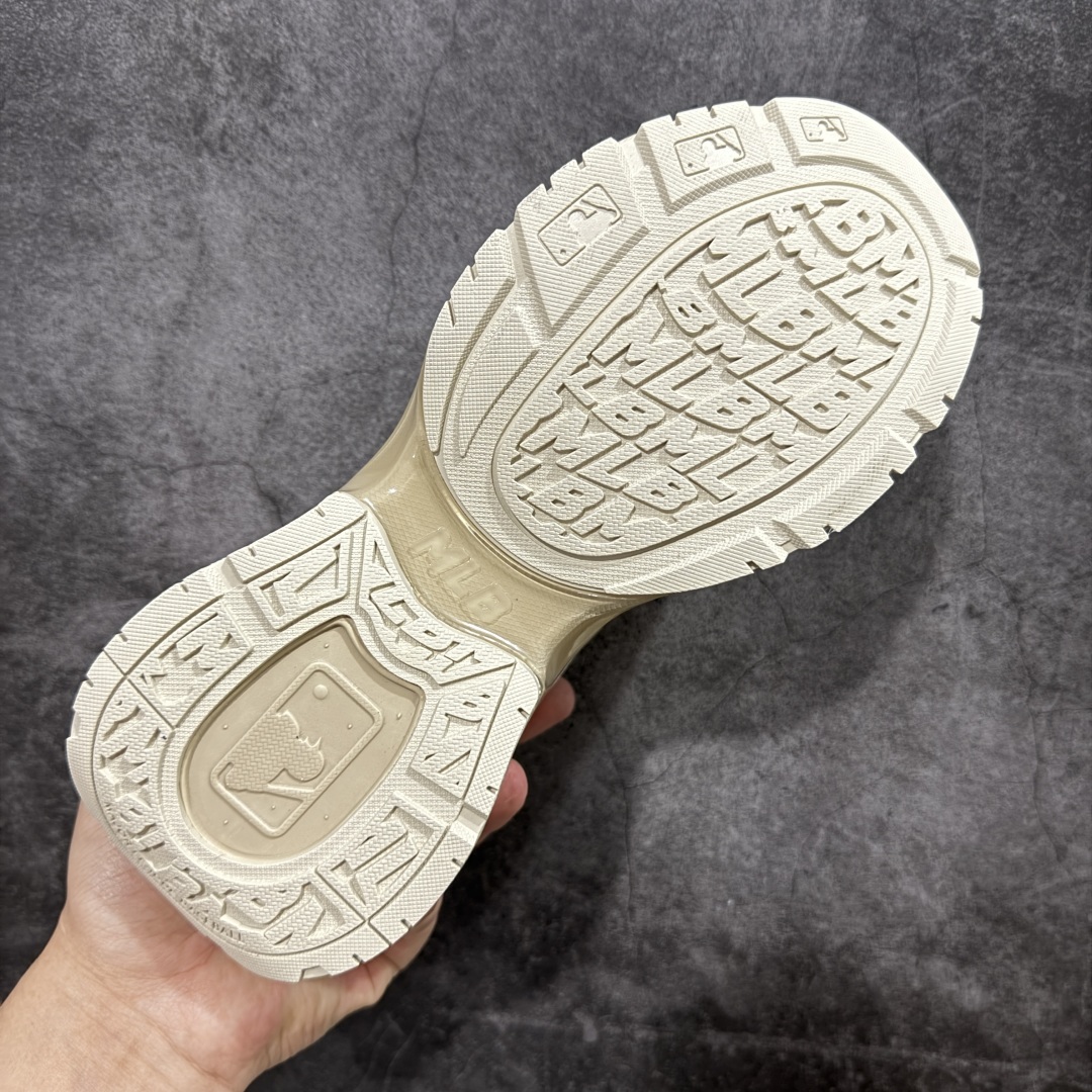 图片[9]-【纯原版】韩国洋基队NY大标潮流老爹鞋 MLB小白鞋复古轻便增高运动鞋新款绑带时尚潮流百搭 原材料打造 原楦原档案数据开发版型 完美鞋头弧度/后套收口效果🆚市面文案版本‼️ 原厂立体填充鞋舌海绵 中底注胶孔原数据开发模具大底 原厂转印标 保证不掉字 内增高6cm 原厂1：1模具开发 原厂进口纳米材质 原厂 全套手提袋 原盒雷射防伪标包装 天猫订单品质 官网尺码35 36 36.5 37.5 38 38.5 39 40 40.5 41 42 42.5 43 44 45-选品中心