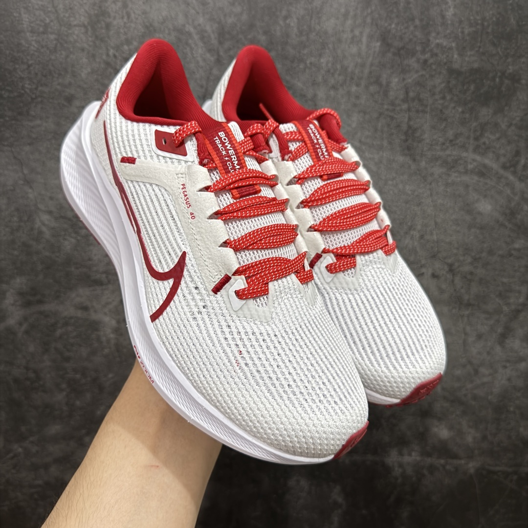 【XE纯原】Nike Air Zoom Pegasus 40 登月40代超级飞马系列马拉松跑步鞋 平台专供 充正品质 之前未流通市场版本 内里嵌入定型海绵 中底搭载前Zoom+全掌React配置 全部原鞋开发打造 所有细节全部同步原版 全新一代拥有 Zoom Air 一如既往的稳定感和流畅感 鞋面采用工程网眼设计 为特定高热区域营造出色透气性 进一步增加鞋面的穿孔数量 让足部能够快速散热 中足搭配 Flywire 飞线 在高速运动时营造舒适稳定的贴合感 内置Zoon气垫加持 动力十足！ 尺码： 36 36.5 37.5 38 39 40 40.5 41 42 42.5 43 44 44.5 45 46-选品中心