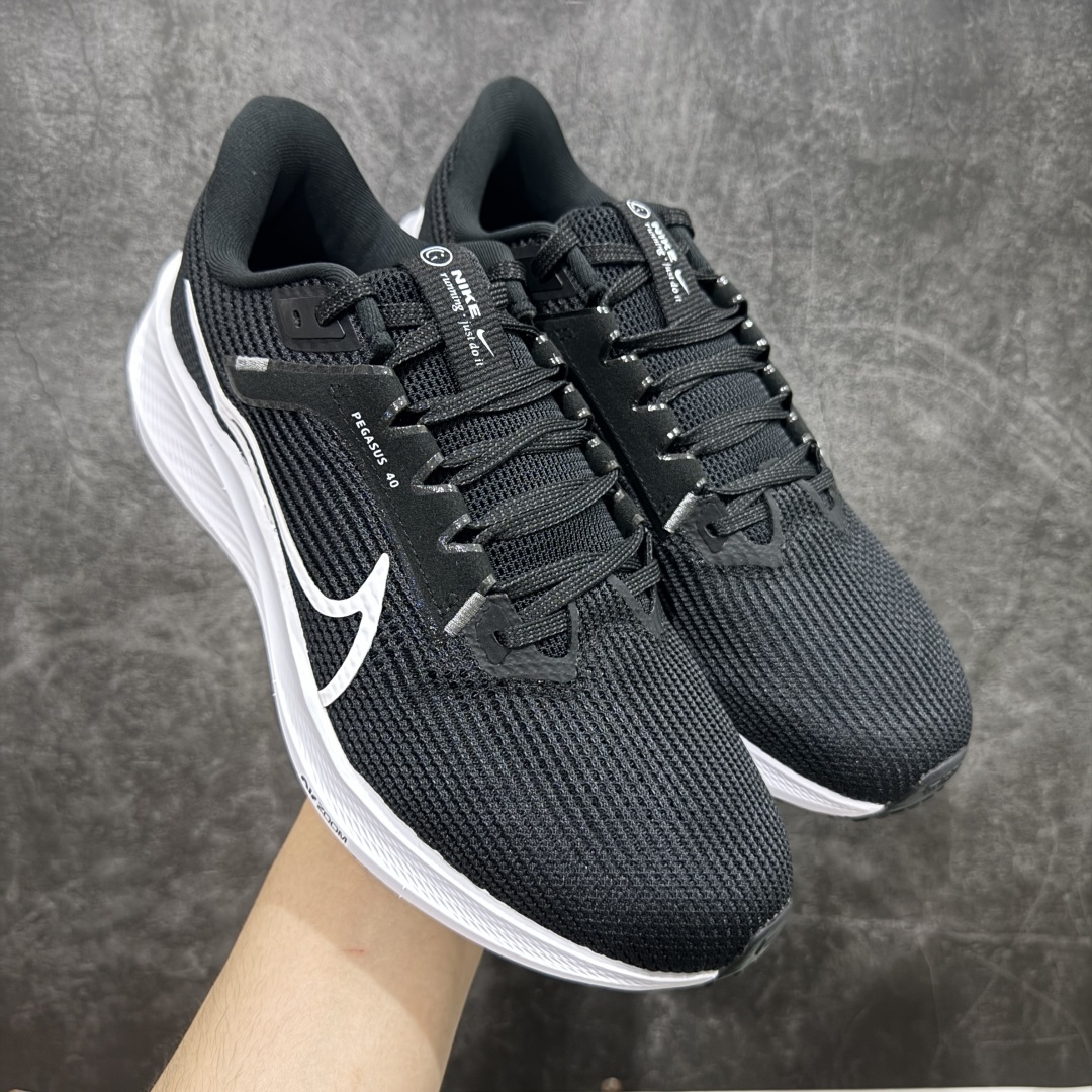 图片[2]-【XE纯原】Nike Air Zoom Pegasus 40 登月40代超级飞马系列马拉松跑步鞋 平台专供 充正品质 之前未流通市场版本 内里嵌入定型海绵 中底搭载前Zoom+全掌React配置 全部原鞋开发打造 所有细节全部同步原版 全新一代拥有 Zoom Air 一如既往的稳定感和流畅感 鞋面采用工程网眼设计 为特定高热区域营造出色透气性 进一步增加鞋面的穿孔数量 让足部能够快速散热 中足搭配 Flywire 飞线 在高速运动时营造舒适稳定的贴合感 内置Zoon气垫加持 动力十足！ 尺码： 36 36.5 37.5 38 39 40 40.5 41 42 42.5 43 44 44.5 45 46-选品中心