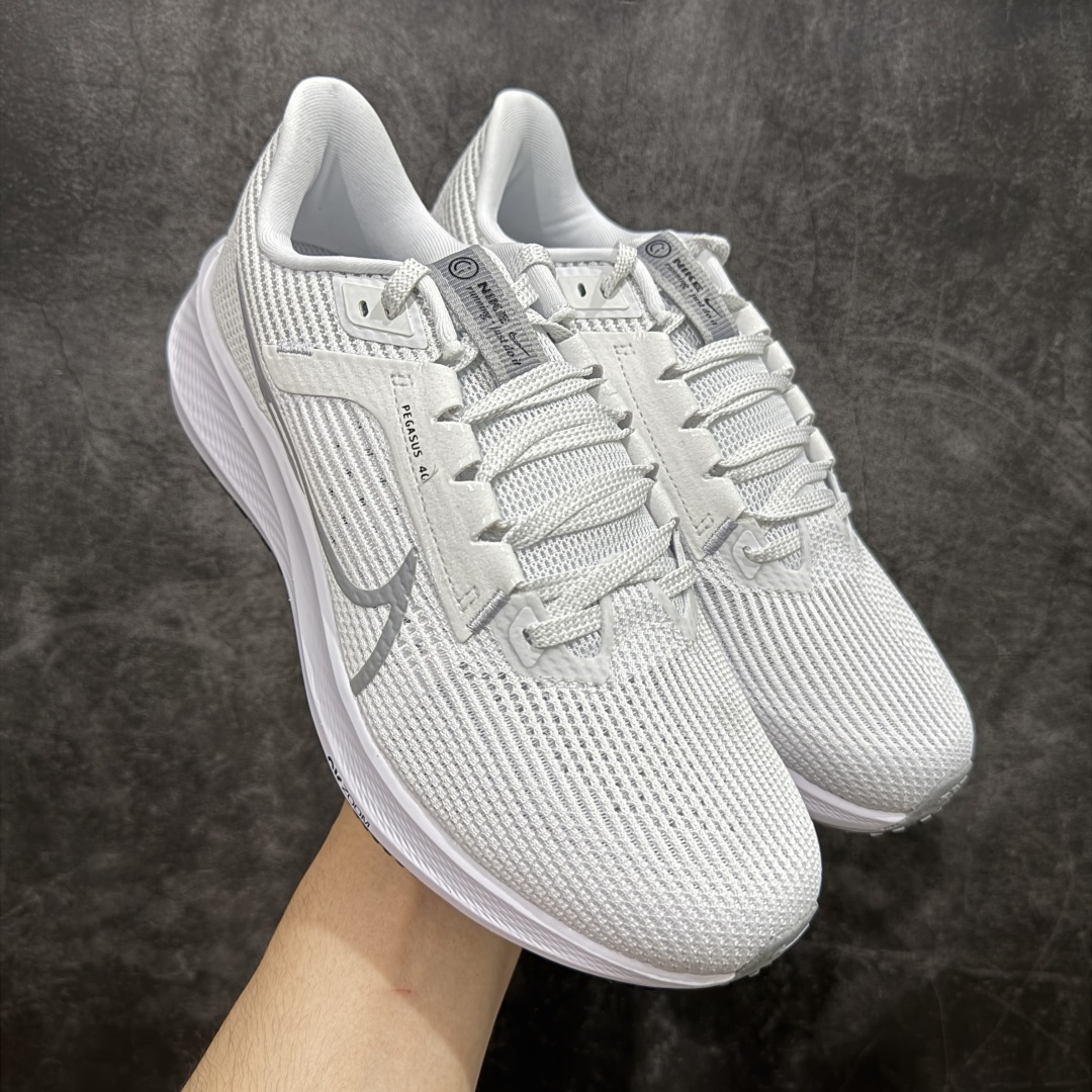 图片[11]-【XE纯原】Nike Air Zoom Pegasus 40 登月40代超级飞马系列马拉松跑步鞋 平台专供 充正品质 之前未流通市场版本 内里嵌入定型海绵 中底搭载前Zoom+全掌React配置 全部原鞋开发打造 所有细节全部同步原版 全新一代拥有 Zoom Air 一如既往的稳定感和流畅感 鞋面采用工程网眼设计 为特定高热区域营造出色透气性 进一步增加鞋面的穿孔数量 让足部能够快速散热 中足搭配 Flywire 飞线 在高速运动时营造舒适稳定的贴合感 内置Zoon气垫加持 动力十足！ 尺码： 36 36.5 37.5 38 39 40 40.5 41 42 42.5 43 44 44.5 45 46-选品中心