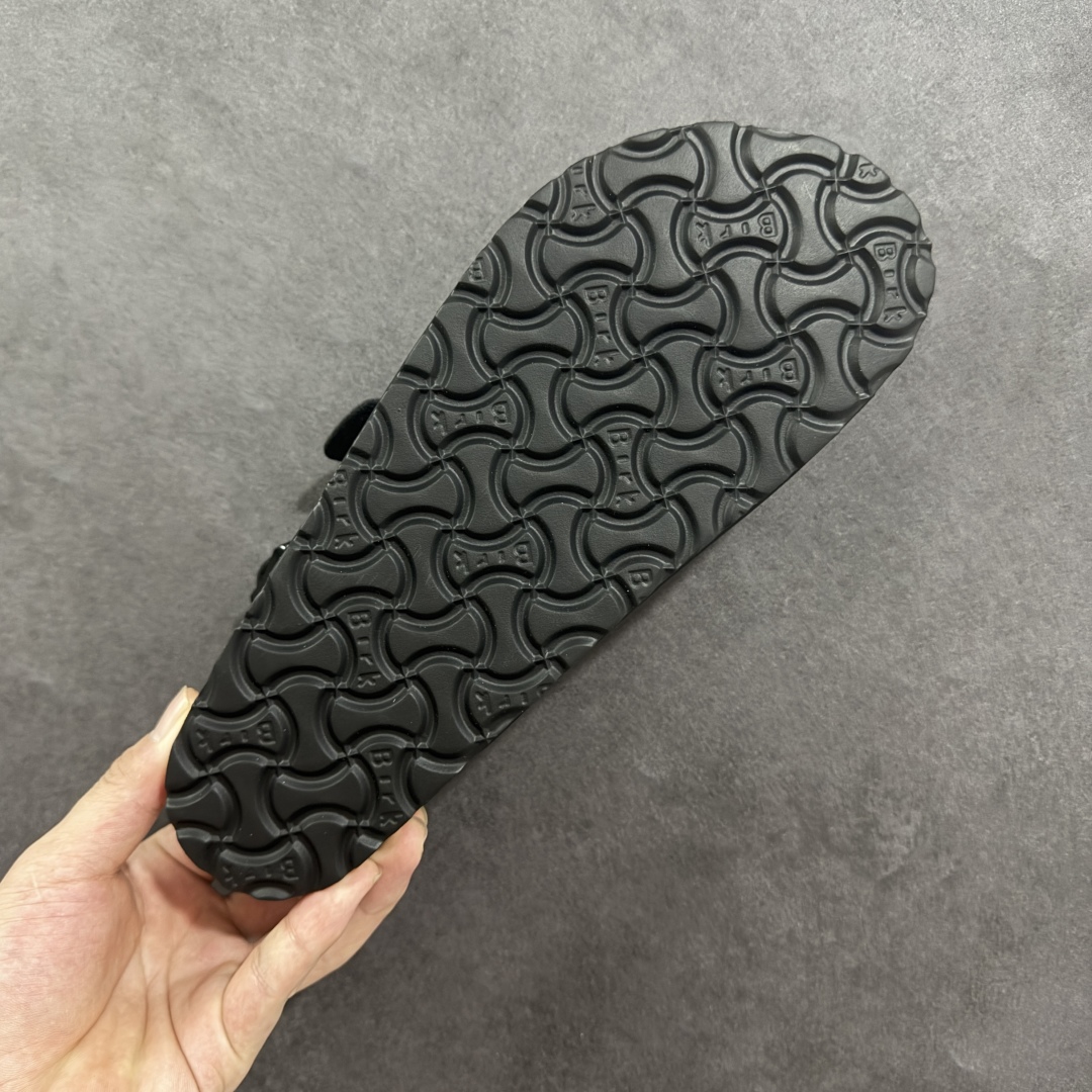 图片[9]-【广东纯原版本】博肯 Birkenstock 二字拖凉鞋系列 广东原产#德国百年知名鞋履品牌·博肯Birkenstock 勃肯#采用质地柔软牛皮面料材质#中底搭载缓震软木橡胶 其特有的鞋床设计，贴合脚面穿着舒适 Birkenstock Milano中性软木鞋底经典款式，非常好搭，鞋底结实耐磨，适合夏天。 尺码：35-45(偏大一码)-选品中心