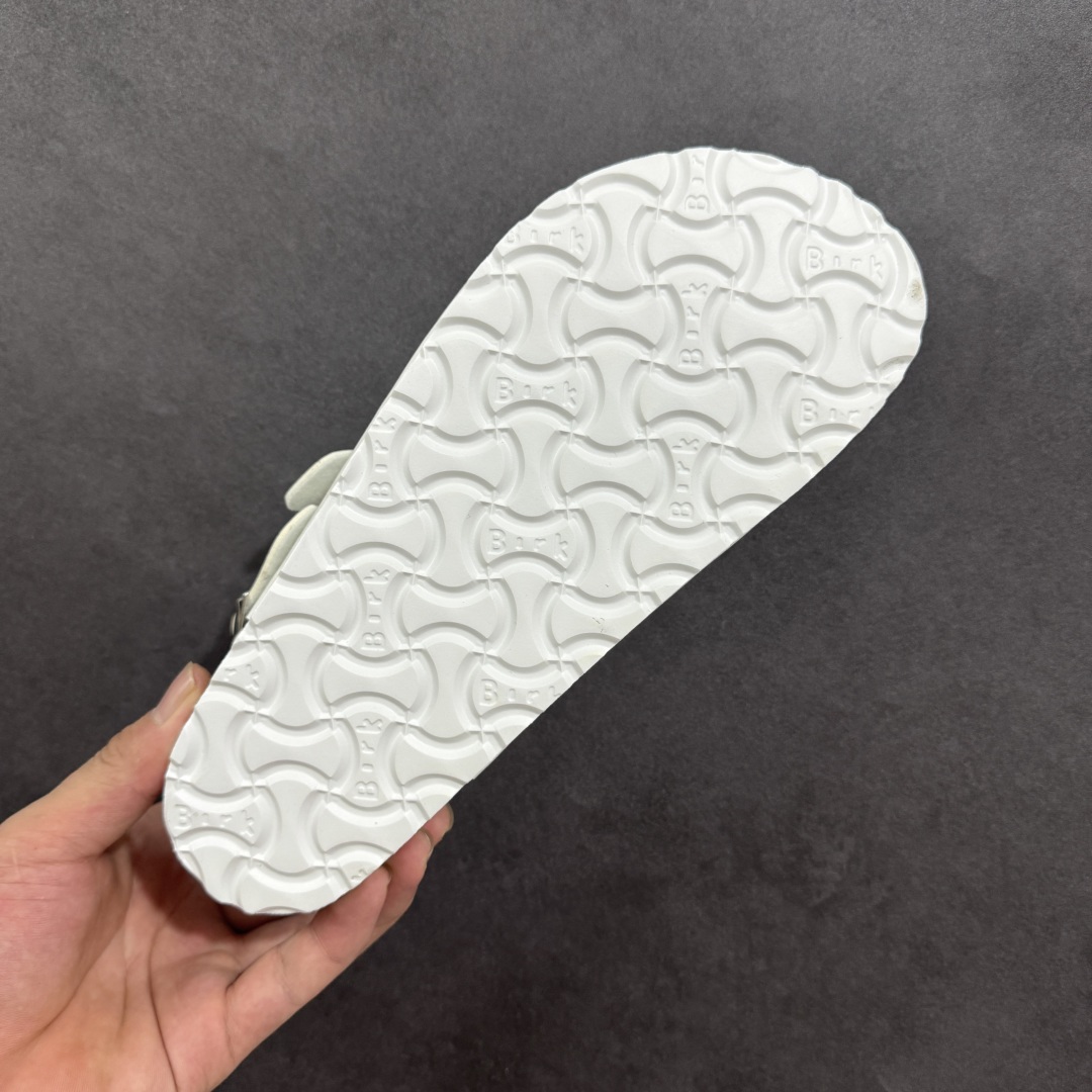 图片[9]-【广东纯原版本】博肯 Birkenstock 二字拖凉鞋系列 广东原产#德国百年知名鞋履品牌·博肯Birkenstock 勃肯#采用质地柔软牛皮面料材质#中底搭载缓震软木橡胶 其特有的鞋床设计，贴合脚面穿着舒适 Birkenstock Milano中性软木鞋底经典款式，非常好搭，鞋底结实耐磨，适合夏天。 尺码：35-45(偏大一码)-选品中心