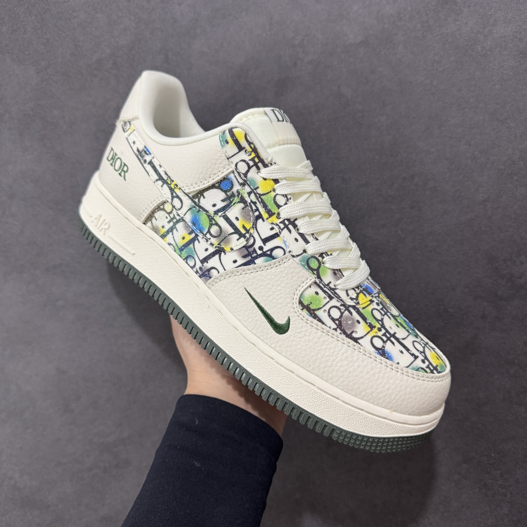 【定制版】海外限量发售！NIke Air Force 1 '07 Low “迪奥联名——米绿插花”空军一号 低帮 DF0188-065