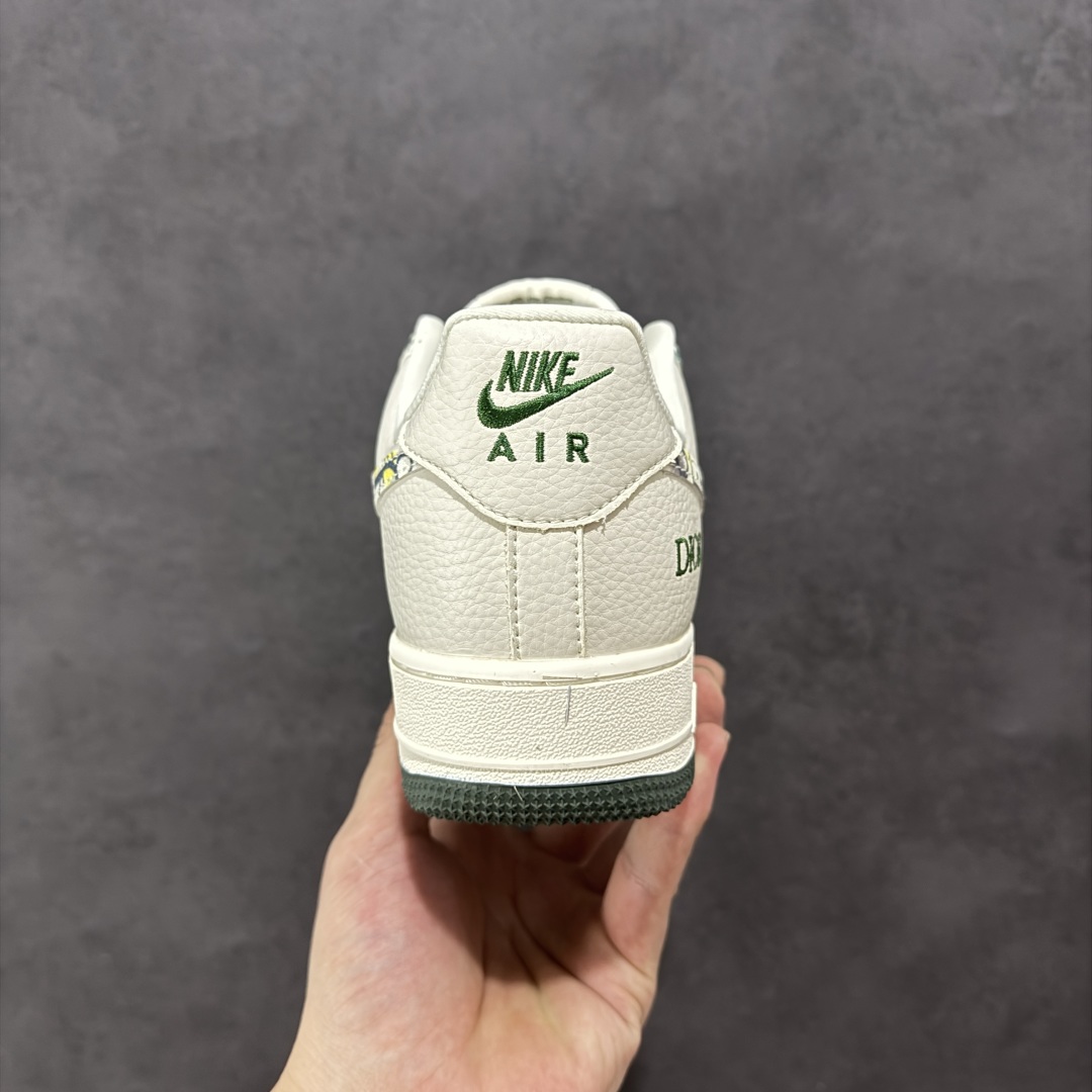【定制版】海外限量发售！NIke Air Force 1 '07 Low “迪奥联名——米绿插花”空军一号 低帮 DF0188-065