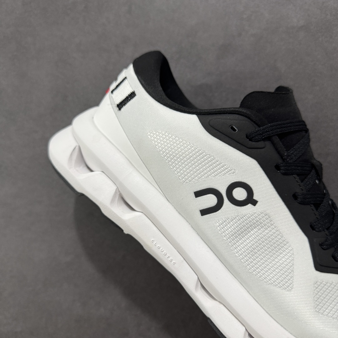 图片[6]-【公司级】On昂跑 Cloudzone 舒适百搭防滑耐磨 低帮跑步鞋 户外街头机能风跑步鞋 Cloud Hi Edge户外机能融合街头潮流 越界开启全新都市探索 CloudTec®专利科技鞋底搭载耐温耐用革新中底泡棉 同时以摇椅圆弧的机能感轮廓 带来流畅平稳的迈步 轻量透气的工程网格结合环保人造麂皮 衬托出活力醒目的视觉效果 饰有品牌Logo的TPU鞋带扣 让系带方式别具一格 是日常穿搭、旅行和城市探索的理想之选 尺码： 36 36.5 37.5 38 38.5 39 40 40.5 41 42 42.5 43 44 44.5 45-选品中心