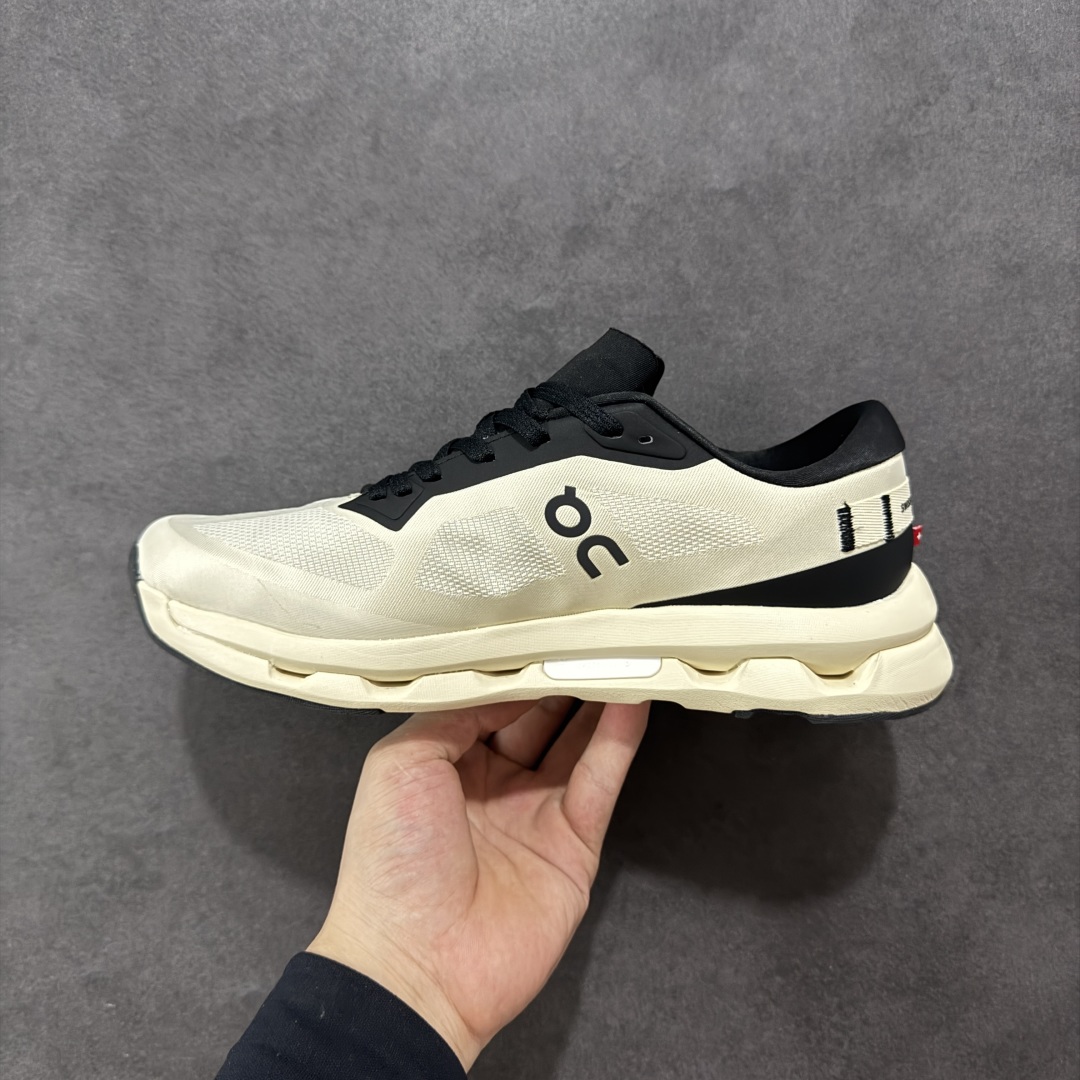 On昂跑 Cloudzone 舒适百搭防滑耐磨 低帮跑步鞋 户外街头机能风跑步鞋