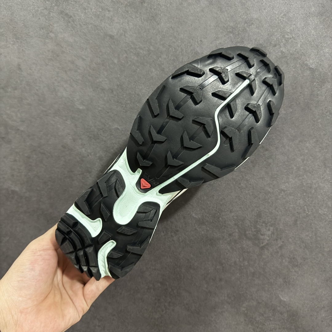 图片[9]-【GQ纯原福利】Salomon 萨洛蒙 XT-6 复古机能户外跑鞋 大厂纯原福利 全码福利清货 品质细节到位 售前售后保障到底💪🏻 这双XT-6 鞋面以锯齿状的包裹系统呈现 在黑色基底之下加入了各种色点缀 内嵌式的袜套设计与 Quicklace 系带系统一道 实现了立体包裹与精准贴合 结合 Contagrip 大底科技 让穿着者可以轻松驾驭户外与通勤下的任何运动生活场景 无缝鞋身户外随意纵横 颜值与脚感兼备 出街通勤 绝对非常吸睛 你值得拥有 尺码：36 36.5 37.5 38 38.5 39 40 40.5 41 42 42.5 43 44 44.5 45-选品中心