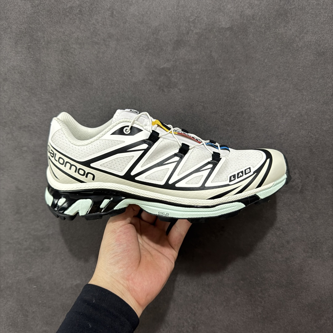 【GQ纯原福利】Salomon 萨洛蒙 XT-6 复古机能户外跑鞋 大厂纯原福利 全码福利清货 品质细节到位 售前售后保障到底💪🏻 这双XT-6 鞋面以锯齿状的包裹系统呈现 在黑色基底之下加入了各种色点缀 内嵌式的袜套设计与 Quicklace 系带系统一道 实现了立体包裹与精准贴合 结合 Contagrip 大底科技 让穿着者可以轻松驾驭户外与通勤下的任何运动生活场景 无缝鞋身户外随意纵横 颜值与脚感兼备 出街通勤 绝对非常吸睛 你值得拥有 尺码：36 36.5 37.5 38 38.5 39 40 40.5 41 42 42.5 43 44 44.5 45-选品中心