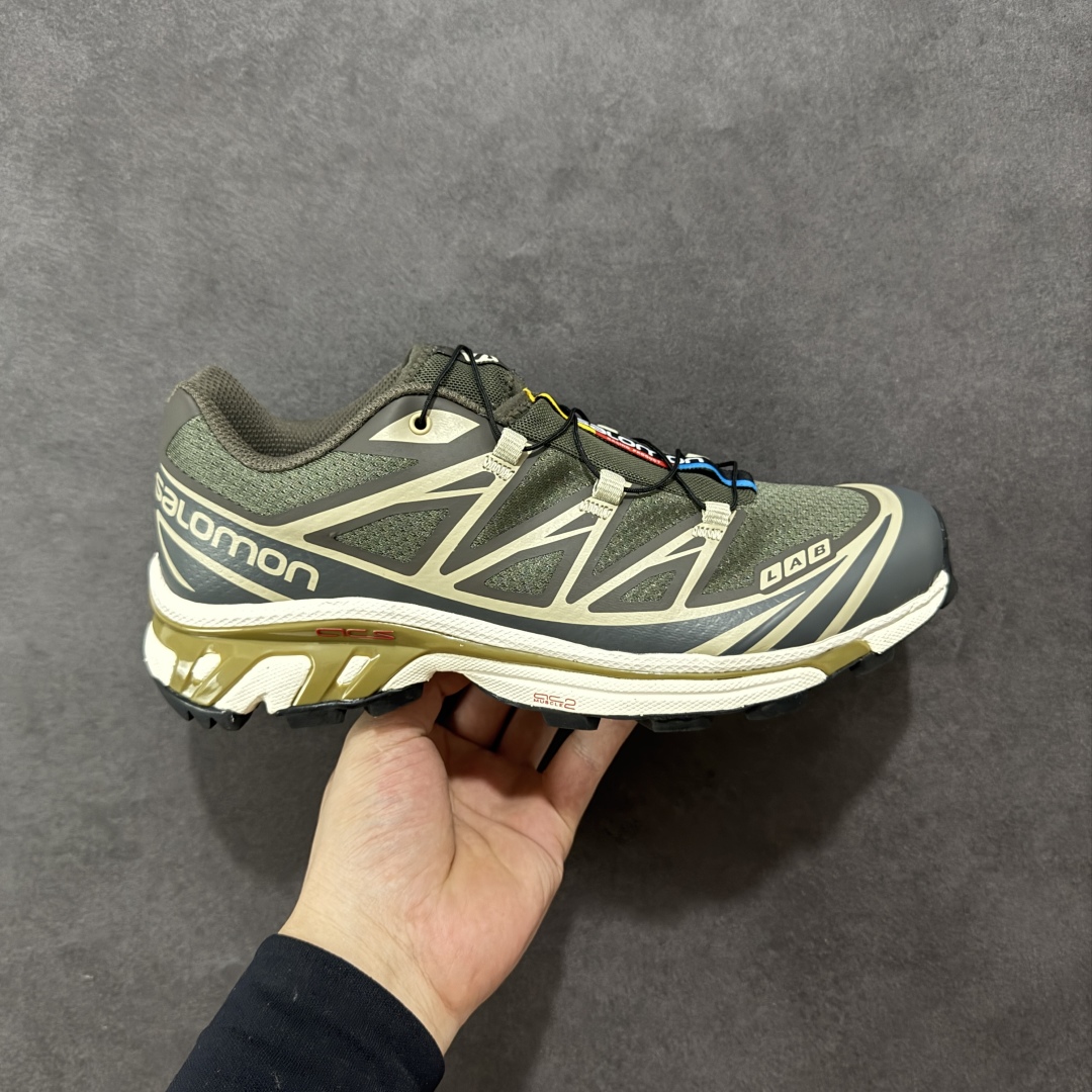 【GQ纯原福利】Salomon 萨洛蒙 XT-6 复古机能户外跑鞋 大厂纯原福利 全码福利清货 品质细节到位 售前售后保障到底💪🏻 这双XT-6 鞋面以锯齿状的包裹系统呈现 在黑色基底之下加入了各种色点缀 内嵌式的袜套设计与 Quicklace 系带系统一道 实现了立体包裹与精准贴合 结合 Contagrip 大底科技 让穿着者可以轻松驾驭户外与通勤下的任何运动生活场景 无缝鞋身户外随意纵横 颜值与脚感兼备 出街通勤 绝对非常吸睛 你值得拥有 尺码:36 36.5 37.5 38 38.5 39 40 40.5 41 42 42.5 43 44 44.5 45-选品中心