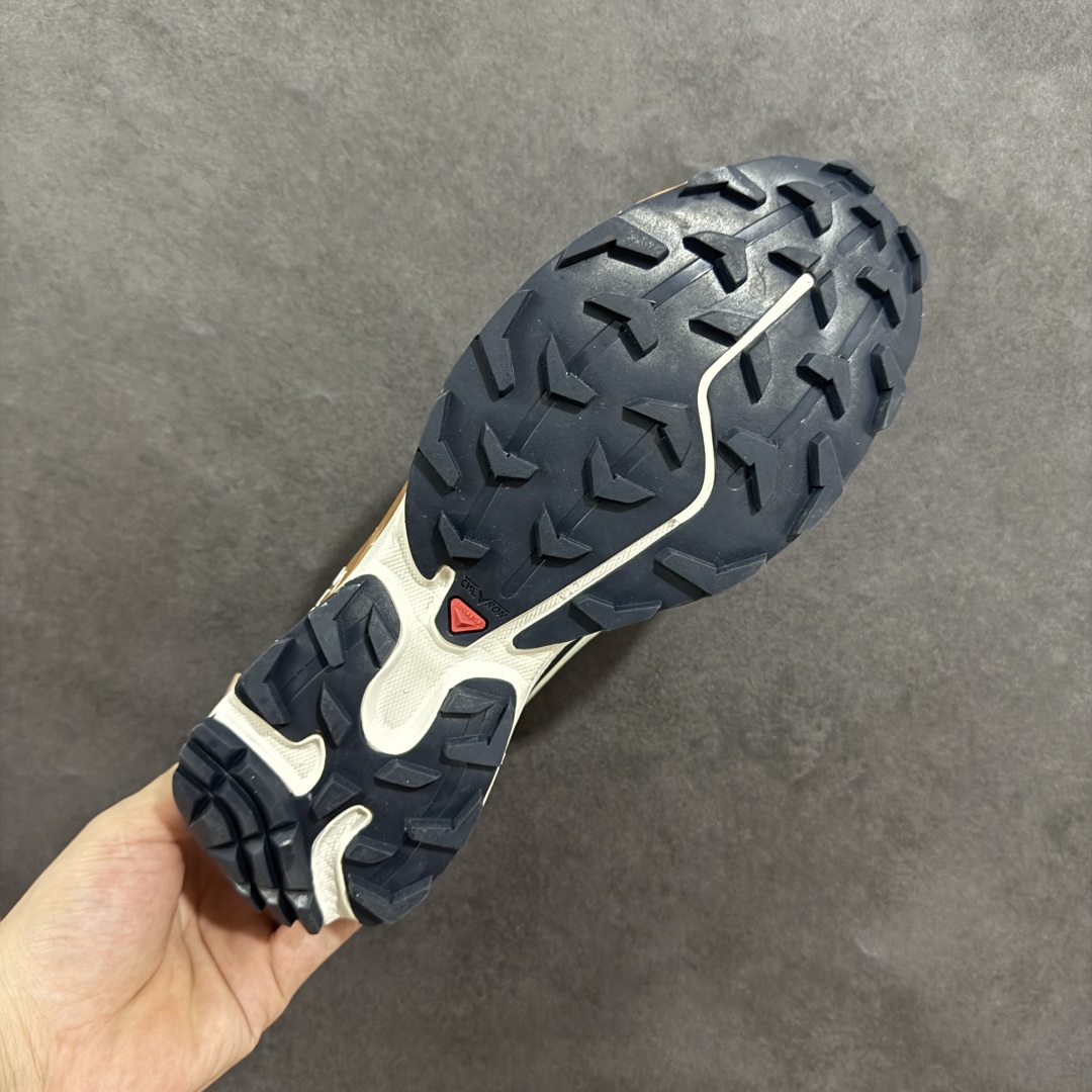 图片[9]-【GQ纯原福利】Salomon 萨洛蒙 XT-6 复古机能户外跑鞋 大厂纯原福利 全码福利清货 品质细节到位 售前售后保障到底💪🏻 这双XT-6 鞋面以锯齿状的包裹系统呈现 在黑色基底之下加入了各种色点缀 内嵌式的袜套设计与 Quicklace 系带系统一道 实现了立体包裹与精准贴合 结合 Contagrip 大底科技 让穿着者可以轻松驾驭户外与通勤下的任何运动生活场景 无缝鞋身户外随意纵横 颜值与脚感兼备 出街通勤 绝对非常吸睛 你值得拥有 尺码：36 36.5 37.5 38 38.5 39 40 40.5 41 42 42.5 43 44 44.5 45-选品中心