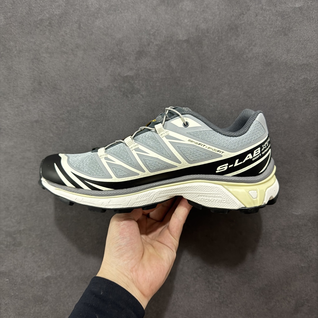 图片[2]-【GQ纯原福利】Salomon 萨洛蒙 XT-6 复古机能户外跑鞋 大厂纯原福利 全码福利清货 品质细节到位 售前售后保障到底💪🏻 这双XT-6 鞋面以锯齿状的包裹系统呈现 在黑色基底之下加入了各种色点缀 内嵌式的袜套设计与 Quicklace 系带系统一道 实现了立体包裹与精准贴合 结合 Contagrip 大底科技 让穿着者可以轻松驾驭户外与通勤下的任何运动生活场景 无缝鞋身户外随意纵横 颜值与脚感兼备 出街通勤 绝对非常吸睛 你值得拥有 尺码：36 36.5 37.5 38 38.5 39 40 40.5 41 42 42.5 43 44 44.5 45-选品中心