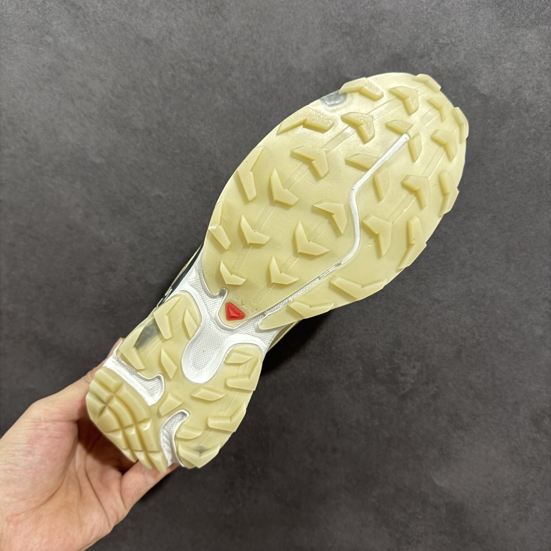 图片[9]-【GQ纯原福利】Salomon 萨洛蒙 XT-6 复古机能户外跑鞋 大厂纯原福利 全码福利清货 品质细节到位 售前售后保障到底💪🏻 这双XT-6 鞋面以锯齿状的包裹系统呈现 在黑色基底之下加入了各种色点缀 内嵌式的袜套设计与 Quicklace 系带系统一道 实现了立体包裹与精准贴合 结合 Contagrip 大底科技 让穿着者可以轻松驾驭户外与通勤下的任何运动生活场景 无缝鞋身户外随意纵横 颜值与脚感兼备 出街通勤 绝对非常吸睛 你值得拥有 尺码：36 36.5 37.5 38 38.5 39 40 40.5 41 42 42.5 43 44 44.5 45-选品中心