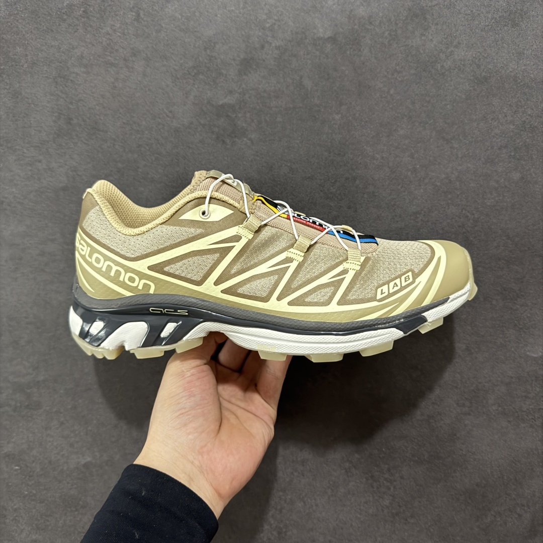 【GQ纯原福利】Salomon 萨洛蒙 XT-6 复古机能户外跑鞋 大厂纯原福利 全码福利清货 品质细节到位 售前售后保障到底💪🏻 这双XT-6 鞋面以锯齿状的包裹系统呈现 在黑色基底之下加入了各种色点缀 内嵌式的袜套设计与 Quicklace 系带系统一道 实现了立体包裹与精准贴合 结合 Contagrip 大底科技 让穿着者可以轻松驾驭户外与通勤下的任何运动生活场景 无缝鞋身户外随意纵横 颜值与脚感兼备 出街通勤 绝对非常吸睛 你值得拥有 尺码:36 36.5 37.5 38 38.5 39 40 40.5 41 42 42.5 43 44 44.5 45-选品中心