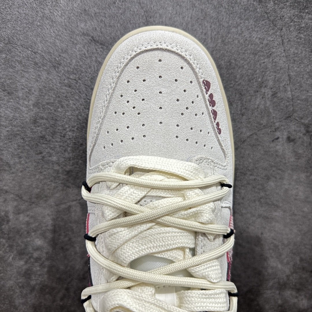  
【FS礼盒版】Nike Dunk Low 熊猫恶作剧-恋语
独家正确版本 原鞋开发 品质、细节 完美