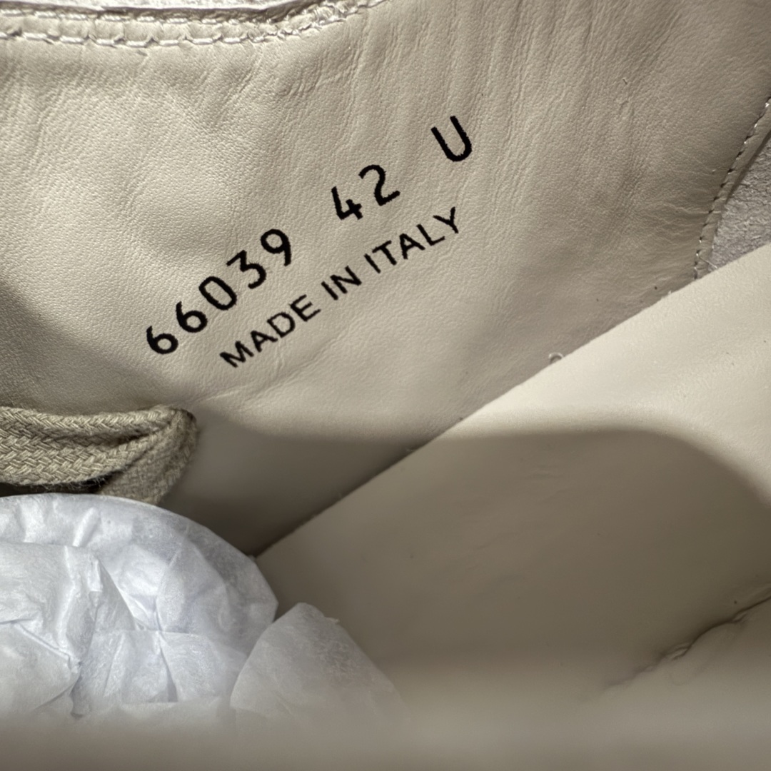 图片[7]-【定制版】Rick Owens Drkshdw 瑞克·欧文斯低帮皮面时尚运动板鞋 绑带浅灰 疯狂绑带 二级市场已经7K以上 平台客户随意卖四位数 RO广东原厂出品 纯原天花板 原版一比一复刻 冲正绝不翻车 还原度达到百分之98以上 原楦开发纸版版型 ZP拆解原版1：1复模裁片纸版 力求做到0错位 这样才能达到和zp一致的鞋型味道 采用进口cnc数控机床开发对版独家tpu奶香大底 区别于市场所有版本 zp同源全头层粒面小牛皮 达到和zp一致手感 原厂进口细纹布 万邦订购原厂高弹粉红色海绵 内里搭配软质细腻羊皮 TPU高密度大底 软硬度透光度高已经测试和原版一致 尺码：36 37 38 39 40 41 42 43 44 45 46-选品中心