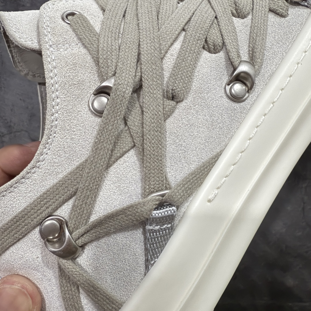 图片[3]-【定制版】Rick Owens Drkshdw 瑞克·欧文斯低帮皮面时尚运动板鞋 绑带浅灰 疯狂绑带 二级市场已经7K以上 平台客户随意卖四位数 RO广东原厂出品 纯原天花板 原版一比一复刻 冲正绝不翻车 还原度达到百分之98以上 原楦开发纸版版型 ZP拆解原版1：1复模裁片纸版 力求做到0错位 这样才能达到和zp一致的鞋型味道 采用进口cnc数控机床开发对版独家tpu奶香大底 区别于市场所有版本 zp同源全头层粒面小牛皮 达到和zp一致手感 原厂进口细纹布 万邦订购原厂高弹粉红色海绵 内里搭配软质细腻羊皮 TPU高密度大底 软硬度透光度高已经测试和原版一致 尺码：36 37 38 39 40 41 42 43 44 45 46-选品中心