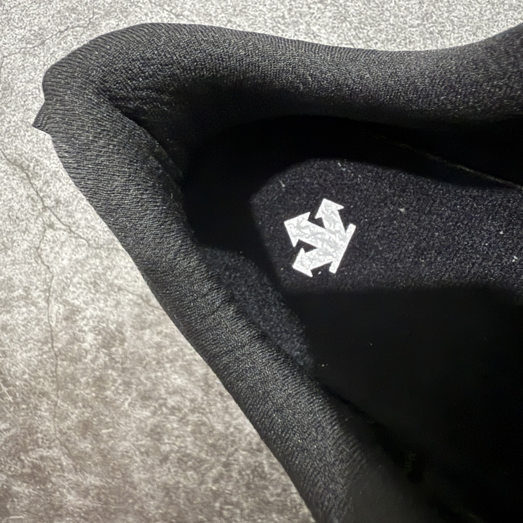  
【莞产纯原】DESCENTE BOA 迪桑特 运动慢跑鞋 透气针织鞋面搭配BOA螺丝系带系统，带来舒