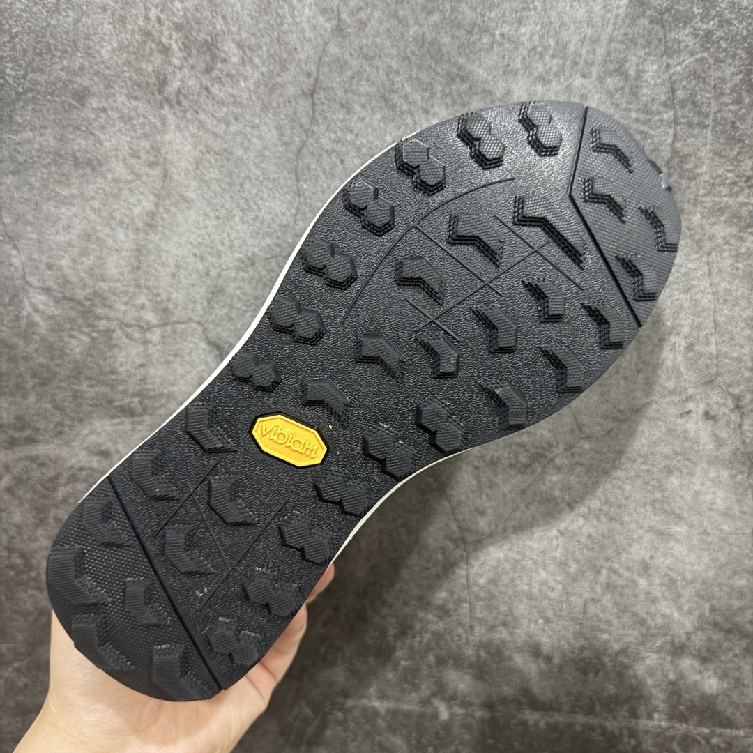 图片[9]-【莞产顶级】迪桑特Descente Running Boa螺丝系带系统 广东大厂出品 99%还原度 独立私模开发，只为真正还原zp 私人定制原版鞋面 舒适透气更好定型 城市通勤/运动健身/轻户外徒步 黑色系潮鞋还有机能风的设计感 原版开发大底，脚感特别轻盈 Boa旋钮式鞋带，穿脱都很方便 尺码：39 40 41 42 43 44 编码：JTC340350-选品中心