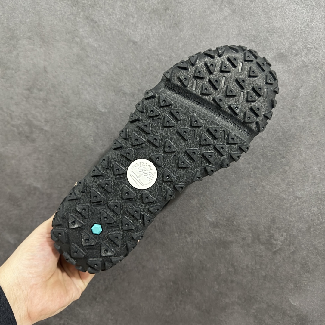 图片[9]-【公司级】Timberland添柏岚/天伯伦户外高帮休闲皮鞋系列 广东大厂品质 原盒原包装 24ss新款 时尚潮流搭配0面料采用意大利🇮🇹顶级磨砂细纹牛皮 搭配防臭防腐真皮乳胶鞋垫 大底到五金都是代工厂原材料制作 同原版固特异永不开胶工艺 好货不杀猪 首单质量严格把控 全网独家首发 品质毋庸置疑 全套官网统一包装 给您完美的穿着体验 质量考究耐穿 型男必备 专治不帅 高品质脚感一流 日常随意搭配 货号：0A5VAC 015 尺码：36-45 编码： CCB270280-选品中心