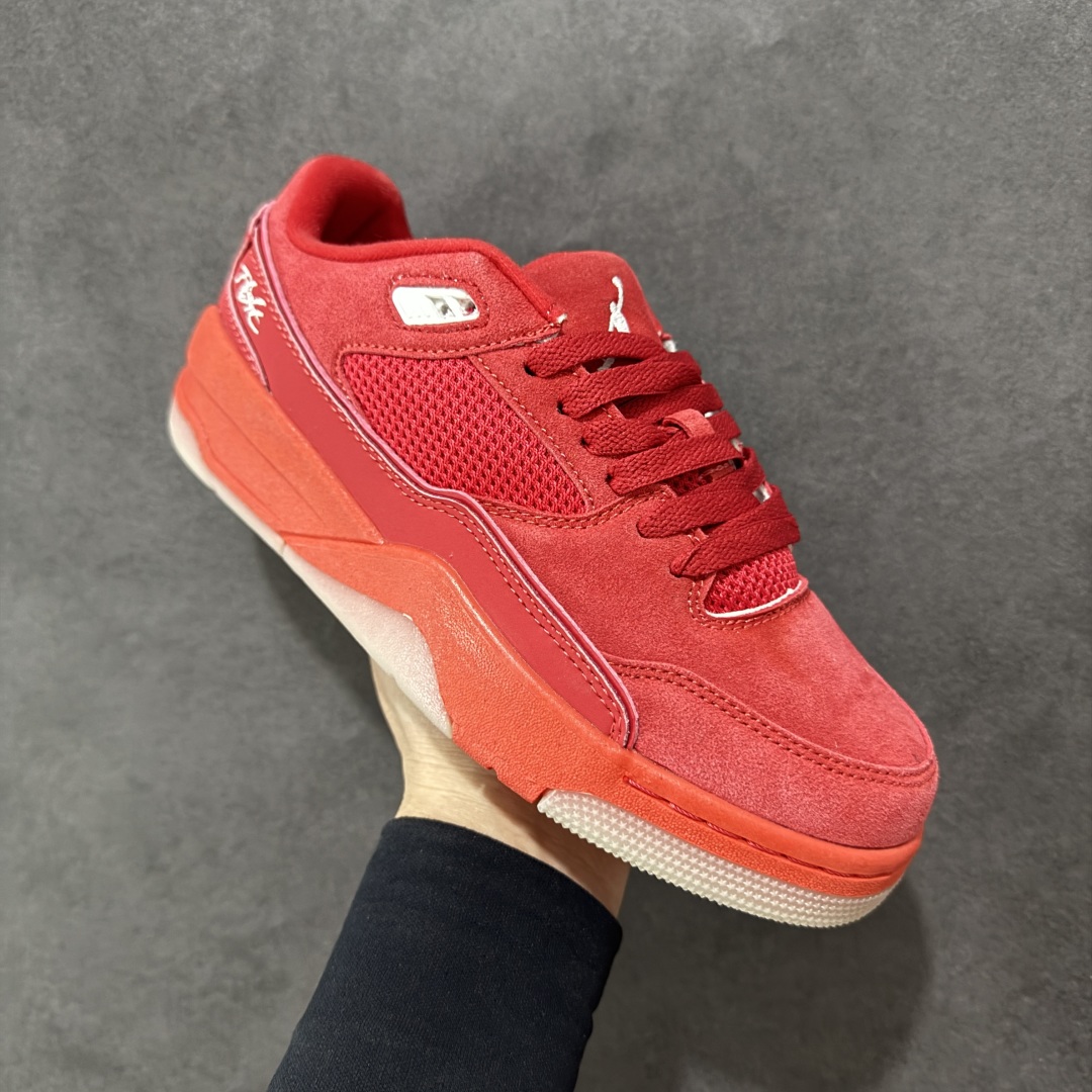 图片[3]-【公司级】Air Jordan 4 Retro Flight Court \”Varsity Red\” 低帮 红色 AJ4 乔丹4代 aj4 乔4 低邦 红色 乔丹篮球鞋系列 鞋款整体以红色麂皮打造，鞋舌及后跟Jumpman Logo采用白色刺绣点缀，后跟侧身Flighth字样也辅以白色刺绣呈现，秉承轻量化的速度型篮球鞋设计思想完成设计，降低重量的同时提升舒适度，中底延续前作使用了分离式后掌可视化Air Soles气垫。鞋带孔和后跟鞋提以籃网为造型灵感，将篮球运动巧妙融入到鞋款的设计之中，使鞋身整体富有流动性、节奏感和优雅气质。 货号：FZ9854-601 尺码：36～47.5半-选品中心