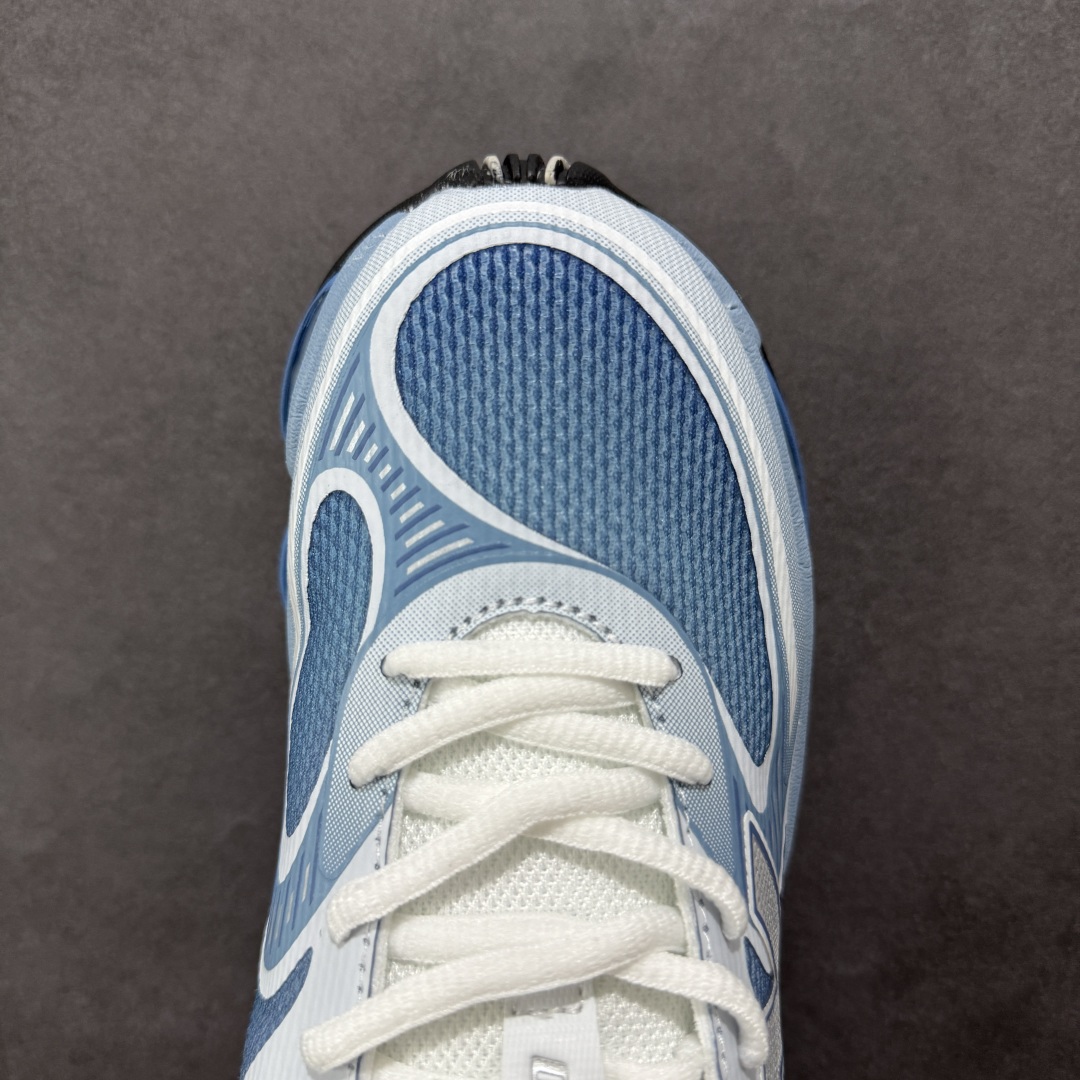 图片[8]-【公司级】New Balance NB2000 舒适百搭防滑耐磨低帮 休闲跑步鞋 New Balance 在近两年的球鞋市场屡出奇招，在经典鞋型保持进一步增长的同时，推出的每一款新鞋型也都有傲人的战绩。在 327、9060 等鞋型获得成功之后，今天 New Balance 家族又迎来了新鲜血液的注入。这双New Balance 2000 依然是融合了新旧元素的跑鞋造型，命名为 2000，或许是它的设计理念有着 Y2K 的血统。最大的亮点，在于这双鞋的中底。外侧以五个ABZORB 单元，带来极具辨识度和冲击力的视觉效果，让这双鞋在外观和脚感方面都颇具吸引力。 尺码：36 37 37.5 38 38.5 39 40 40.5 41 42 42.5 43 44 45-选品中心