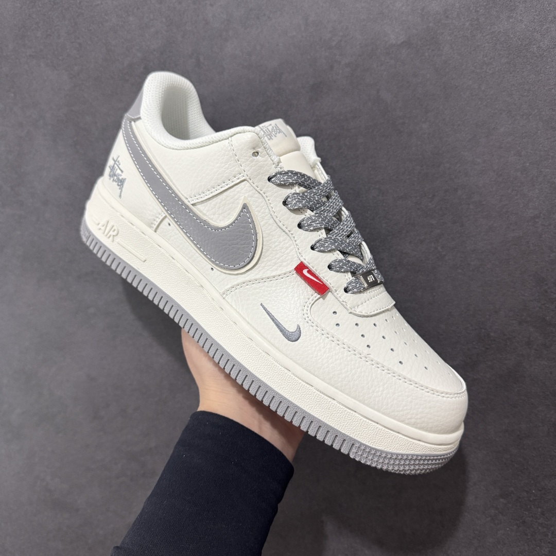 【定制版】Nike Air Force 1'07 Low 斯图西联名 灰勾灰底红标 空军一号低帮休闲板鞋 CS5288-008
