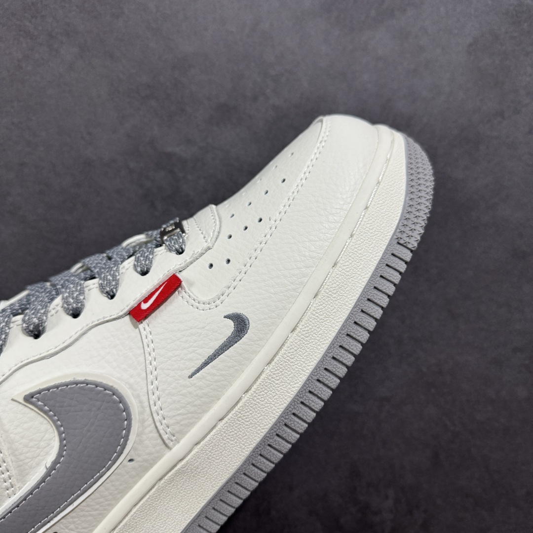 【定制版】Nike Air Force 1'07 Low 斯图西联名 灰勾灰底红标 空军一号低帮休闲板鞋 CS5288-008
