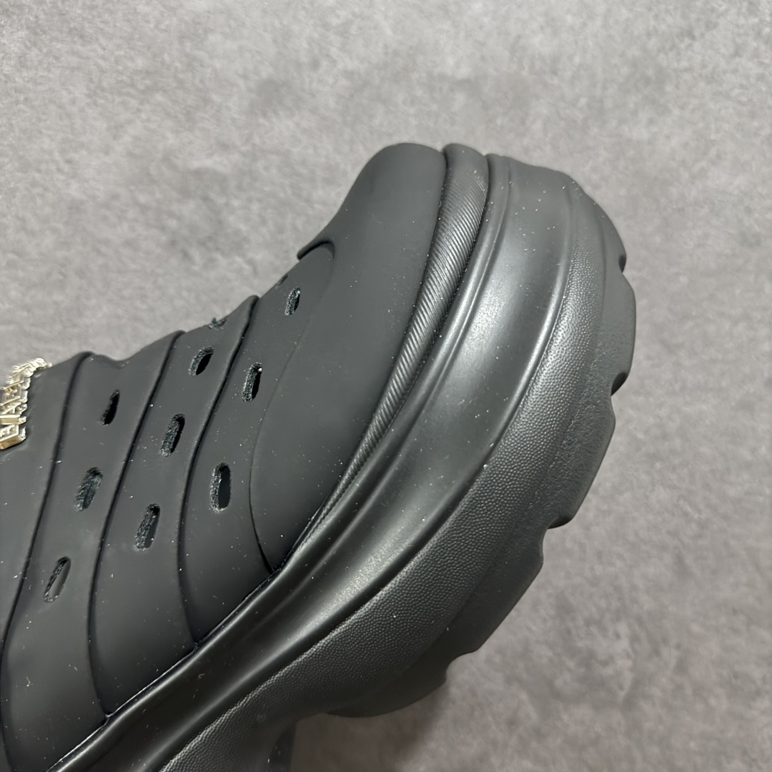 图片[5]-【公司级】GG-CC 7.5CM 2025年夏季新款时尚厚底洞洞拖鞋女通勤沙滩凉拖 MAX广东大厂出品‼ 品质推荐 春夏必备的一脚蹬包头洞洞拖鞋 厚底增高 拖拖的少女乐 秒变大长脚视感 百变穿搭 灵动闪闪的五金水钻点缀 简约大方 而不失高奢感 货号：G25S1502 尺码：35 36 37 38 39 40-选品中心