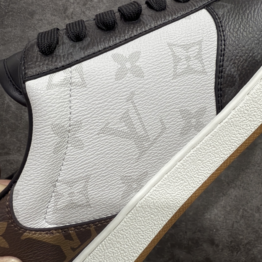 图片[3]-【海淘代购版】Louis Vuitton LV 路易威登 Rivoli 低帮休闲板鞋 海淘代购同渠道品质 高端零售 外贸充正专供 原版购入开发 ZP级全套包装 完美楦型 正确卡色 大底TPU 质感媲美原版 细节与原版一致 请注意区分市面通货材 尺码：38 39 40 41 42 43 44 45 46-选品中心