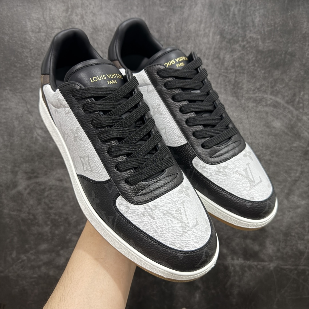 【海淘代购版】Louis Vuitton LV 路易威登 Rivoli 低帮休闲板鞋 海淘代购同渠道品质 高端零售 外贸充正专供 原版购入开发 ZP级全套包装 完美楦型 正确卡色 大底TPU 质感媲美原版 细节与原版一致 请注意区分市面通货材 尺码：38 39 40 41 42 43 44 45 46-选品中心