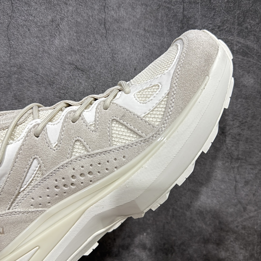 图片[6]-【莞产礼盒版】Salomon 萨洛蒙 情侣款👫 户外都市潮流舒适休闲 减震 Odyssey Elmt 运动鞋 原版购入开发 做货 雷军同款Salomon 为越野鞋 ODYSSEY ELMT LOW 提供全新配色选项 Vanillalce，配备柔软的缓震泡棉中底，提供持久的舒适感 鞋底采用了AdvancedChassisTMM 稳定的底盘系统 为穿着者提供舒服的脚感和稳定性 面料 原版定制进口牛皮材质 内里 原版定制透气网里 鞋底 原版开模防滑发泡材质 尺码： 36-46-选品中心