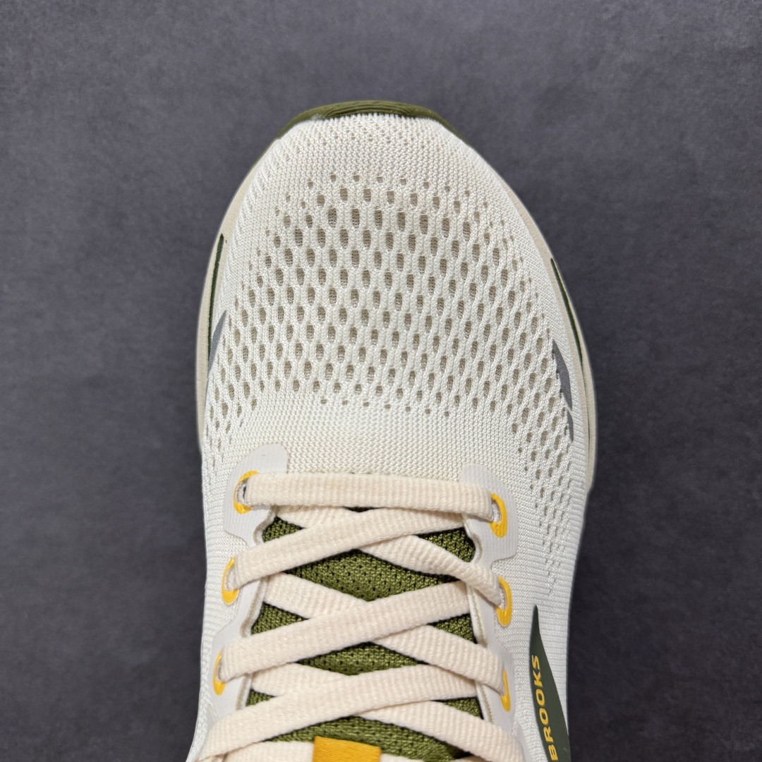 图片[8]-【公司级】布鲁克斯Brooks Ghost 幽灵 15 经典鞋款厚底增高运动老爹鞋 幽灵麦克斯，作为Brooks家的次顶级缓震跑鞋，Ghost 幽灵凭借优秀的脚感和穿着体验一直备受好评，是Brooks最畅销的鞋款之一。Ghost 15延续了该系列简洁大方的家族式设计语言，整体设计干净利落，大大的logo在沉稳中又透露着一丝张扬，任何年纪的跑者穿着都不会有违和感。工程针织鞋面带来贴合式的包裹体验，鞋面有一定的厚度，春秋，冬季都是非常不错的选择。大大的压胶LOGO有一定的拉扯强度，在优化鞋身设计的同时起到了稳定鞋面，提升稳定性的作用。鞋尖做了加强处理，而且硬度很高，来提升前掌的舒适度和保护性。后跟采用硬质港宝搭配环绕TPU的组合，来提升鞋身稳定性，配合充分的泡棉填充，包裹感十足。Ghost 15的中底采用了一体式DNA Loft V2泡棉，具有非常好的缓震性能，滚定性也非常好。橡胶厚度非常可观，鞋底巨大凹槽纹路，抓地性和止滑性都非常棒。Ghost 15的定位更偏向是一双综训鞋，兼顾缓震效能的同时回弹效果更佳。 尺码：36-46-选品中心