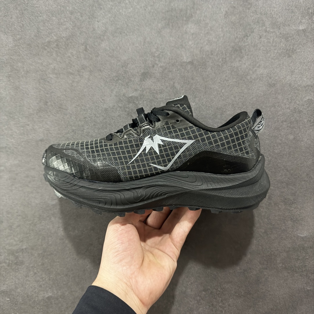 图片[2]-【公司级】Asics Gel-Trabuco Max 3 亚瑟士复古透气休闲鞋缓震男子耐磨跑步鞋  #鞋面采用无缝线鞋面，贴合脚型，穿着舒适；中底360°环绕式GL，提供良好的缓冲性能；  尺码：36 37 37.5 38 39 39.5 40 40.5 41.5 42 42.5 43.5 44 45-选品中心