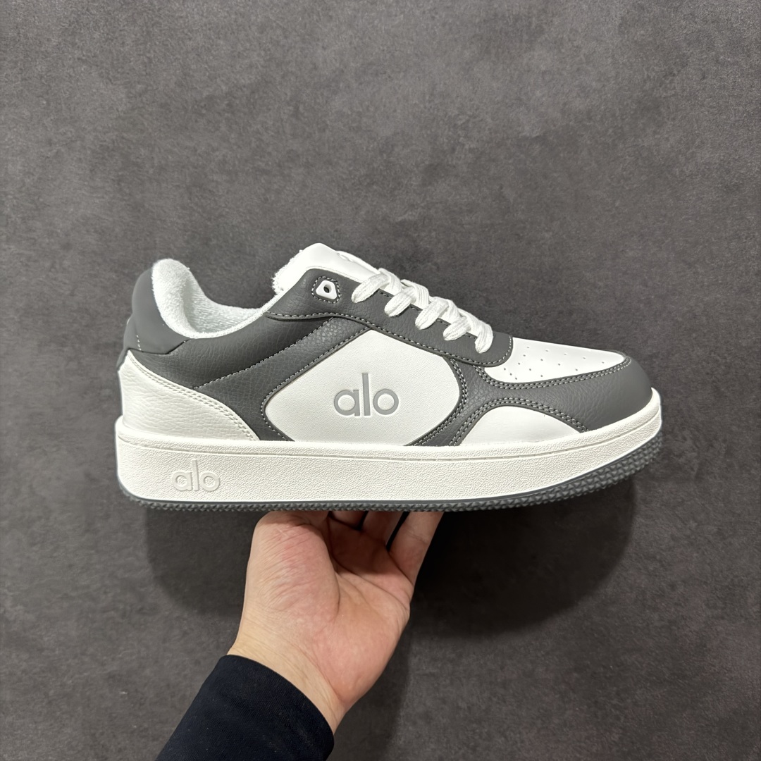 【公司级】alo25ss 春夏新款 拼色小白鞋厚底舒适休闲款 alo比耐克更懂女生！上脚超级百搭！而且超级舒适！是厚底款但是上脚一点都不沉重！ 非常轻便！套上袜套搭配更好看！而且还是明星同款推荐～上脚增高显腿细！ 超级适合我们小个子女生～鞋子整体也是经典的拼色撞色设计搭配鞋面细腻的真皮纹路肌理感！！ 尺码：36 36.5 37.5 38 38.5 39 40 40.5 41 42 42.5 43 44 44.5 45-选品中心