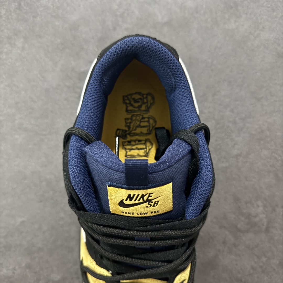 Nk SB Dunk Low 复古低帮板鞋 DX6775-400