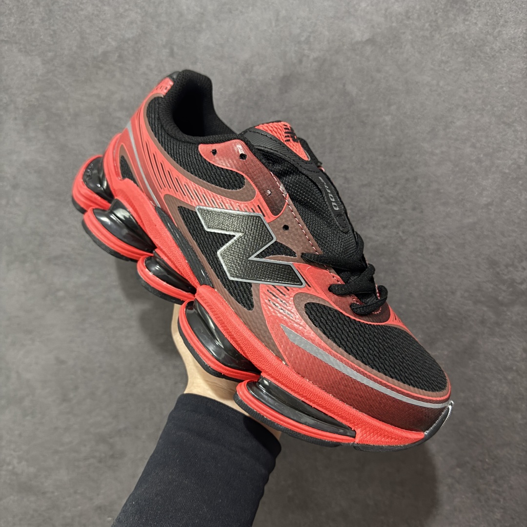 图片[3]-【公司级】New Balance NB2000 舒适百搭防滑耐磨低帮 休闲跑步鞋 New Balance 在近两年的球鞋市场屡出奇招，在经典鞋型保持进一步增长的同时，推出的每一款新鞋型也都有傲人的战绩。在 327、9060 等鞋型获得成功之后，今天 New Balance 家族又迎来了新鲜血液的注入。这双New Balance 2000 依然是融合了新旧元素的跑鞋造型，命名为 2000，或许是它的设计理念有着 Y2K 的血统。最大的亮点，在于这双鞋的中底。外侧以五个ABZORB 单元，带来极具辨识度和冲击力的视觉效果，让这双鞋在外观和脚感方面都颇具吸引力。 尺码：36 37 37.5 38 38.5 39 40 40.5 41 42 42.5 43 44 45-选品中心